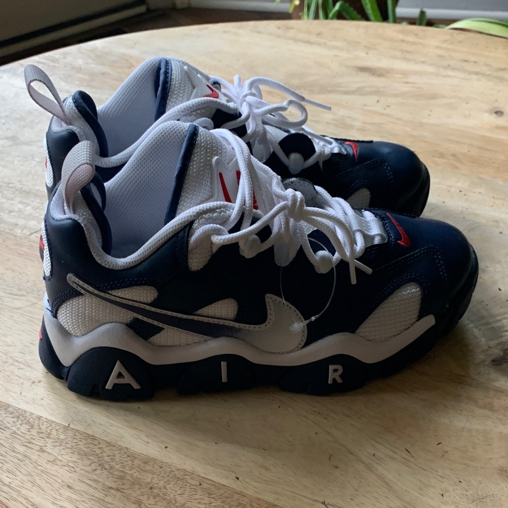 NIKE Air Barrage Low ‘USA’ Sneakers - Youth size 5 - Picture 4 of 13